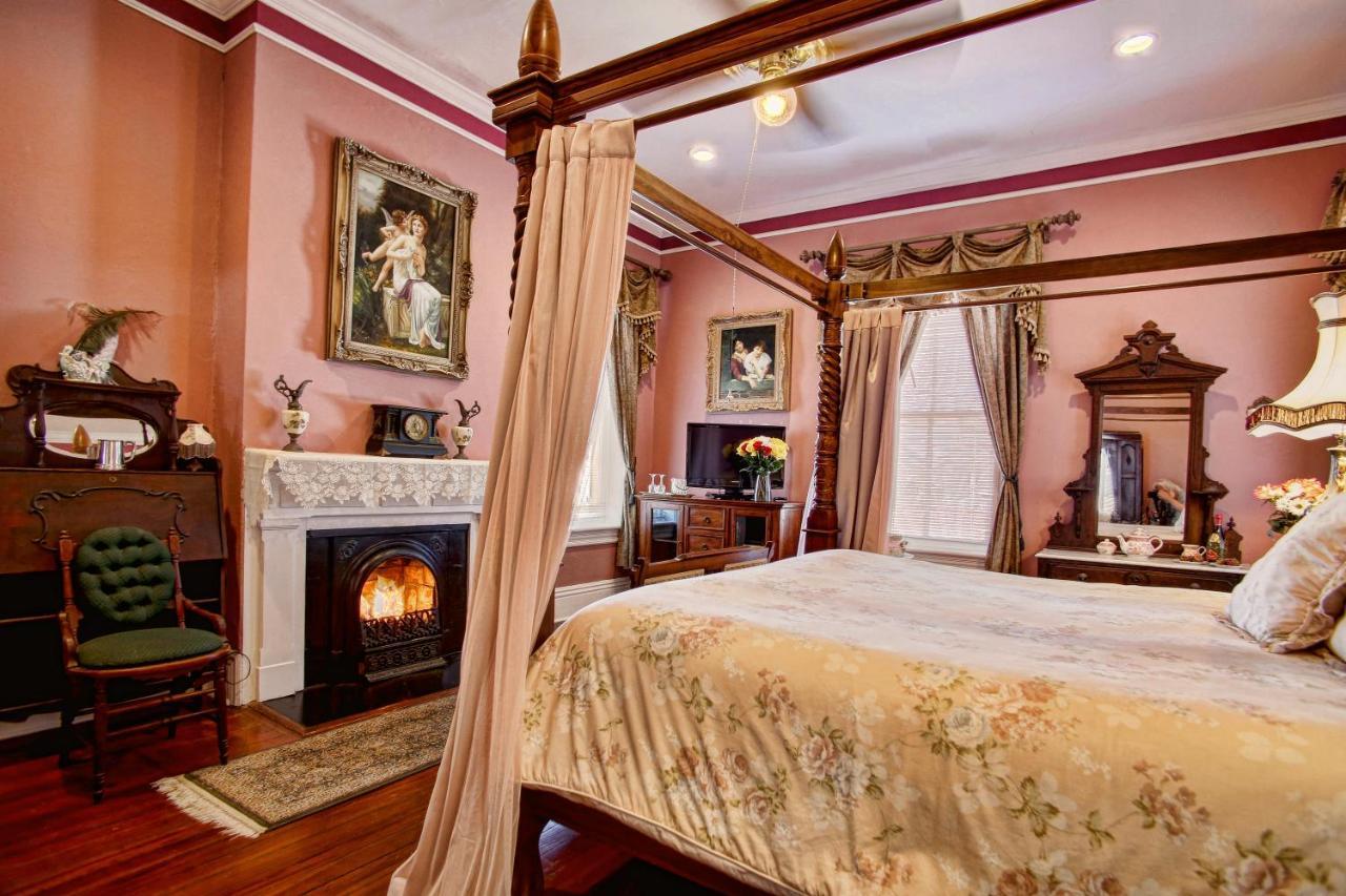Mcmillan Inn Саванна Екстер'єр фото