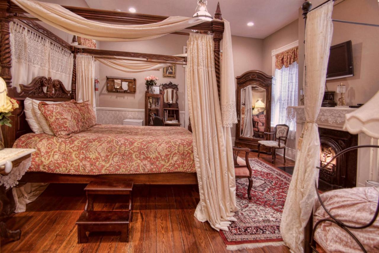 Mcmillan Inn Саванна Екстер'єр фото