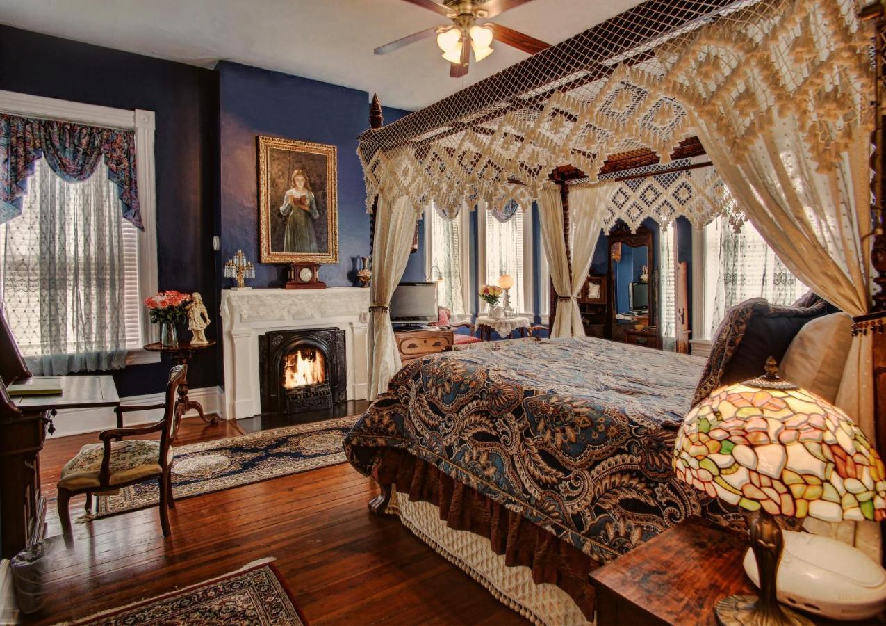Mcmillan Inn Саванна Екстер'єр фото